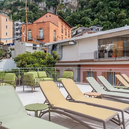 Futura Funky House - De Vivo Realty * Sorrento